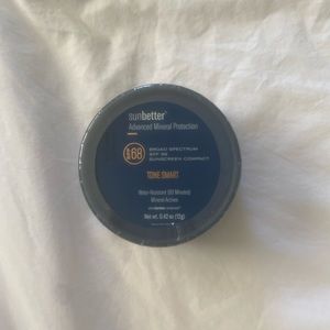 Skinbetter Science
sunbetter TONE SMART SPF 68 Sunscreen Compact